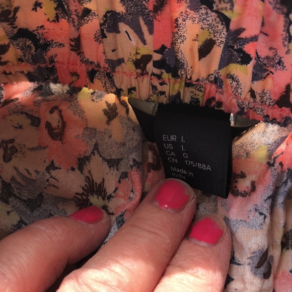 H&M Floral Pink Skirt - Picture 2 of 3